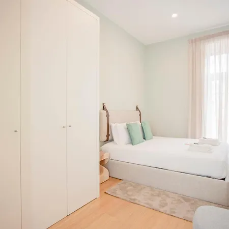 Liiiving In - Sweet Sunlight Apartment