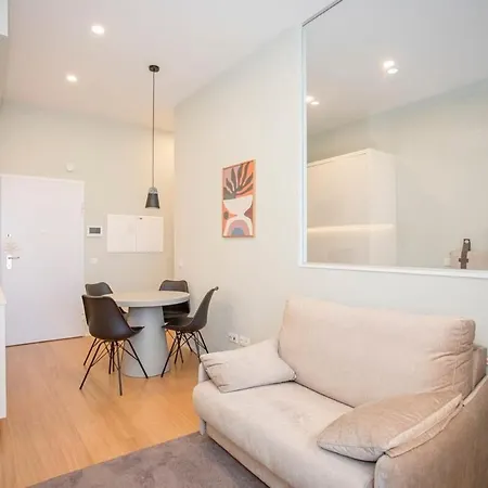 Liiiving In - Sweet Sunlight Apartment *