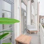 Liiiving In - Sweet Sunlight Apartment